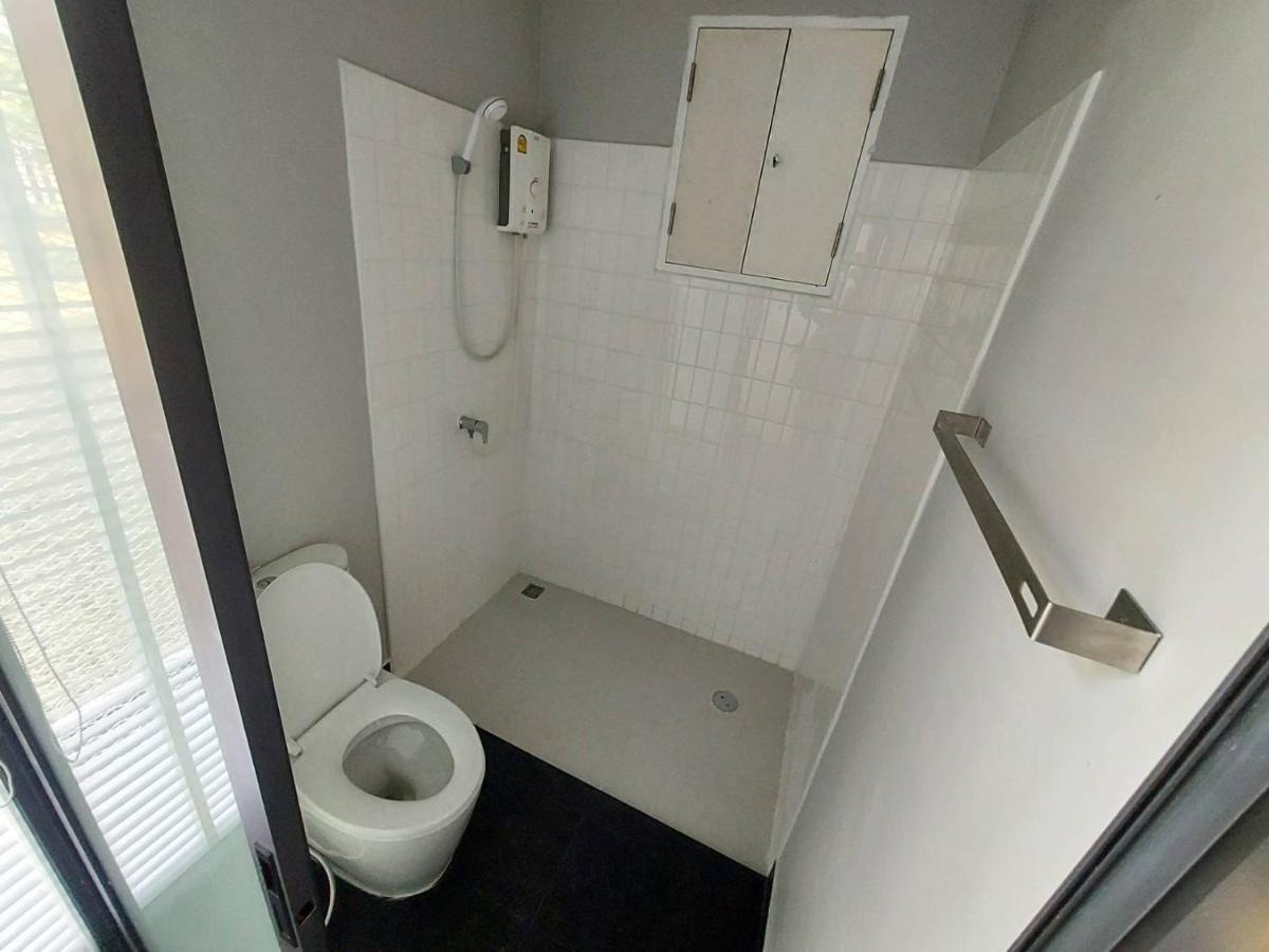 Go Inn V สนามบิน Bangkok Exteriör bild